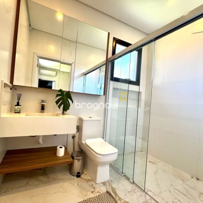 Casa com 323m², 4 quartos (sendo 4 suítes), 4 garagens, no bairro Ingleses em Florianópolis