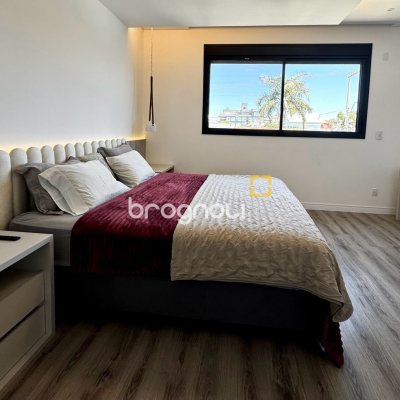 Casa com 323m², 4 quartos (sendo 4 suítes), 4 garagens, no bairro Ingleses em Florianópolis