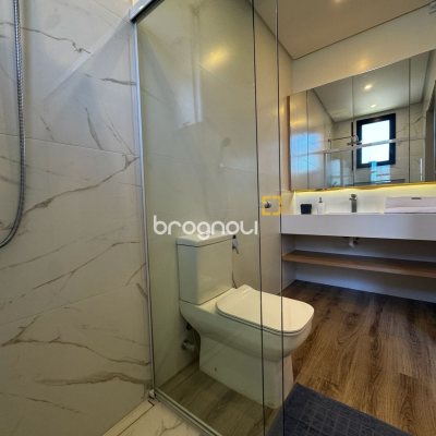 Casa com 323m², 4 quartos (sendo 4 suítes), 4 garagens, no bairro Ingleses em Florianópolis