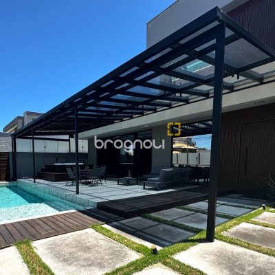 Casa com 323m², 4 quartos (sendo 4 suítes), 4 garagens, no bairro Ingleses em Florianópolis