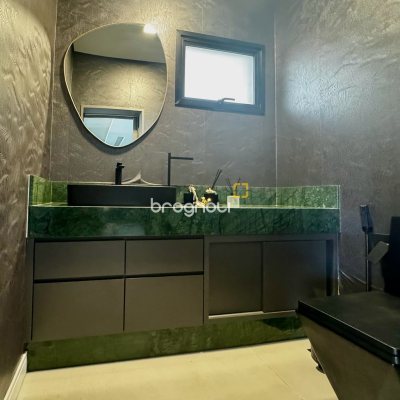 Casa com 323m², 4 quartos (sendo 4 suítes), 4 garagens, no bairro Ingleses em Florianópolis
