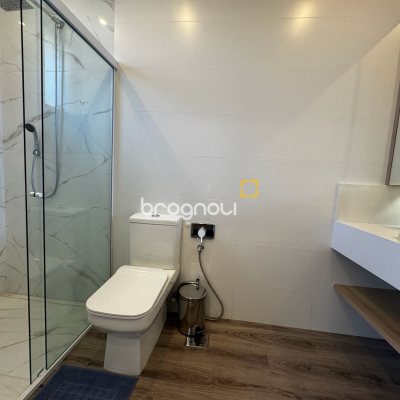 Casa com 323m², 4 quartos (sendo 4 suítes), 4 garagens, no bairro Ingleses em Florianópolis