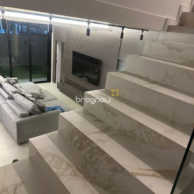 Casa com 323m², 4 quartos (sendo 4 suítes), 4 garagens, no bairro Ingleses em Florianópolis
