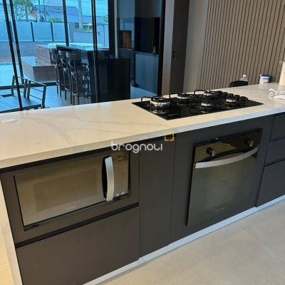 Casa com 323m², 4 quartos (sendo 4 suítes), 4 garagens, no bairro Ingleses em Florianópolis