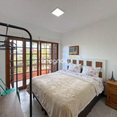 Casa com 230m², 3 quartos (sendo 1 suíte), 4 garagens, no bairro Jurerê Internacional em Florianópolis