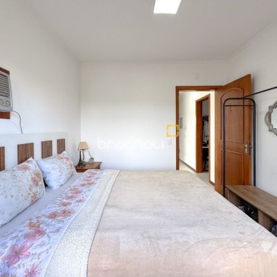 Casa com 230m², 3 quartos (sendo 1 suíte), 4 garagens, no bairro Jurerê Internacional em Florianópolis