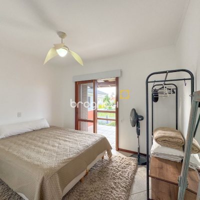 Casa com 230m², 3 quartos (sendo 1 suíte), 4 garagens, no bairro Jurerê Internacional em Florianópolis