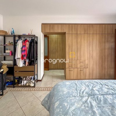 Casa com 230m², 3 quartos (sendo 1 suíte), 4 garagens, no bairro Jurerê Internacional em Florianópolis