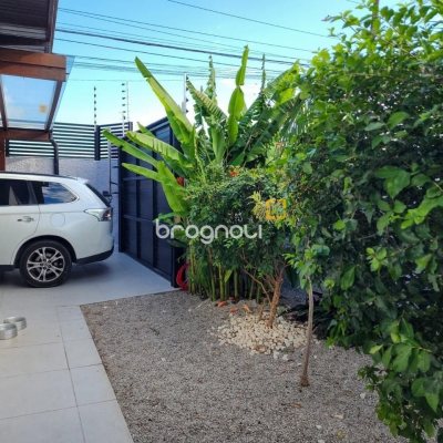 Casa com 95m², 3 quartos (sendo 1 suíte), 2 garagens, no bairro Saco dos Limões em Florianópolis