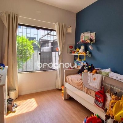Casa com 95m², 3 quartos (sendo 1 suíte), 2 garagens, no bairro Saco dos Limões em Florianópolis