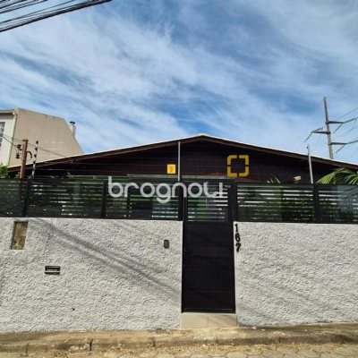 Casa com 95m², 3 quartos (sendo 1 suíte), 2 garagens, no bairro Saco dos Limões em Florianópolis