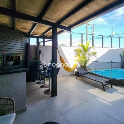 Casa com 95m², 3 quartos (sendo 1 suíte), 2 garagens, no bairro Saco dos Limões em Florianópolis