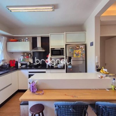Casa com 95m², 3 quartos (sendo 1 suíte), 2 garagens, no bairro Saco dos Limões em Florianópolis