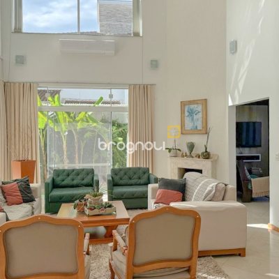 Casa com 605m², 6 quartos (sendo 5 suítes), 6 garagens, no bairro Jurerê Internacional em Florianópolis