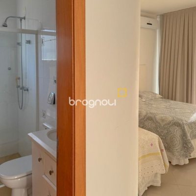 Casa com 605m², 6 quartos (sendo 5 suítes), 6 garagens, no bairro Jurerê Internacional em Florianópolis