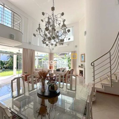 Casa com 605m², 6 quartos (sendo 5 suítes), 6 garagens, no bairro Jurerê Internacional em Florianópolis