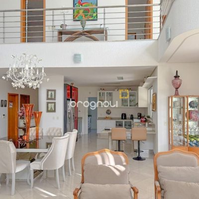 Casa com 605m², 6 quartos (sendo 5 suítes), 6 garagens, no bairro Jurerê Internacional em Florianópolis