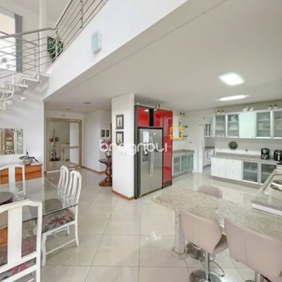 Casa com 605m², 6 quartos (sendo 5 suítes), 6 garagens, no bairro Jurerê Internacional em Florianópolis