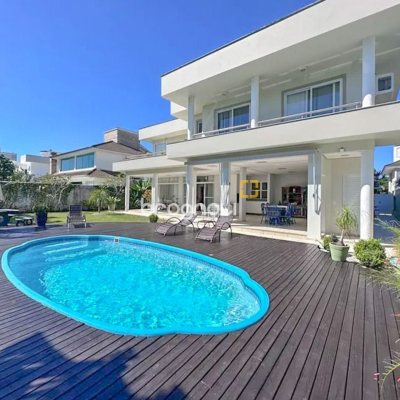 Casa com 605m², 6 quartos (sendo 5 suítes), 6 garagens, no bairro Jurerê Internacional em Florianópolis