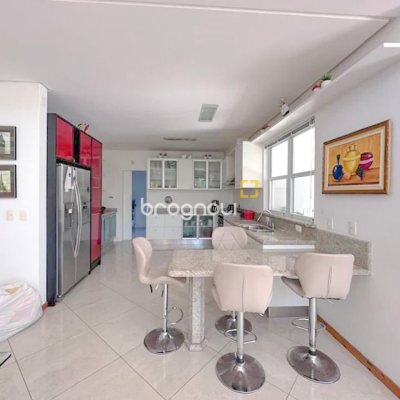 Casa com 605m², 6 quartos (sendo 5 suítes), 6 garagens, no bairro Jurerê Internacional em Florianópolis