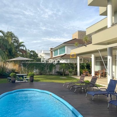 Casa com 605m², 6 quartos (sendo 5 suítes), 6 garagens, no bairro Jurerê Internacional em Florianópolis