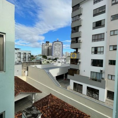 Apartamento com 68m², 2 quartos, no bairro Balneário em Florianópolis