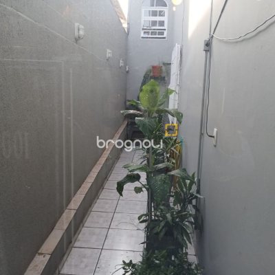 Casa com 191m², 4 quartos (sendo 1 suíte), 2 garagens, no bairro Ipiranga em São José