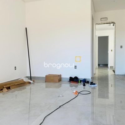 Casa com 126m², 3 quartos (sendo 1 suíte), 2 garagens, no bairro Campeche em Florianópolis
