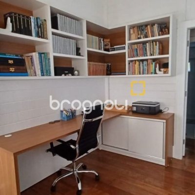 Casa de Condomínio com 240m², 3 quartos (sendo 2 suítes), 2 garagens, no bairro Vargem Grande em Florianópolis