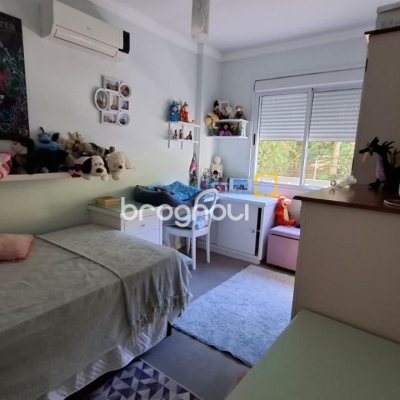 Apartamento com 81m², 2 quartos (sendo 1 suíte), 1 garagem, no bairro Itacorubi em Florianópolis