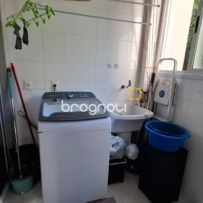 Apartamento com 81m², 2 quartos (sendo 1 suíte), 1 garagem, no bairro Itacorubi em Florianópolis