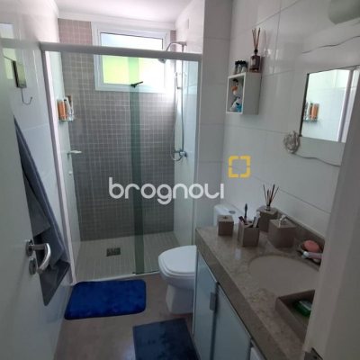Apartamento com 81m², 2 quartos (sendo 1 suíte), 1 garagem, no bairro Itacorubi em Florianópolis