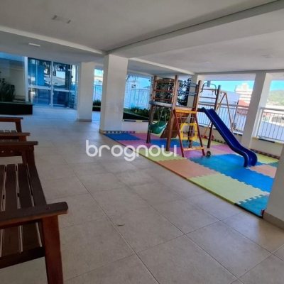Apartamento com 81m², 2 quartos (sendo 1 suíte), 1 garagem, no bairro Itacorubi em Florianópolis
