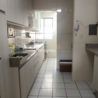 Apartamento com 82m², 3 quartos (sendo 1 suíte), 1 garagem, no bairro Kobrasol em São José
