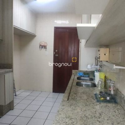 Apartamento com 82m², 3 quartos (sendo 1 suíte), 1 garagem, no bairro Kobrasol em São José