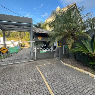 Casa de Condomínio com 192m², 3 quartos (sendo 3 suítes), 2 garagens, no bairro Cachoeira do Bom Jesus em Florianópolis