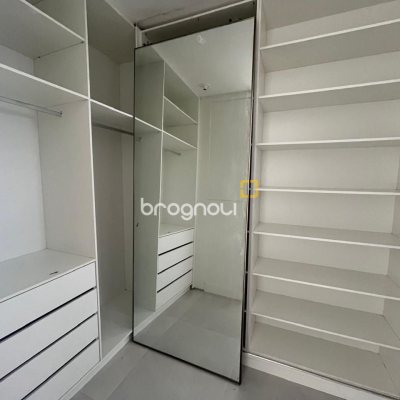 Casa de Condomínio com 192m², 3 quartos (sendo 3 suítes), 2 garagens, no bairro Cachoeira do Bom Jesus em Florianópolis