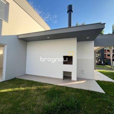 Casa de Condomínio com 192m², 3 quartos (sendo 3 suítes), 2 garagens, no bairro Cachoeira do Bom Jesus em Florianópolis
