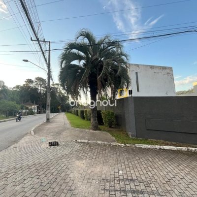 Casa de Condomínio com 192m², 3 quartos (sendo 3 suítes), 2 garagens, no bairro Cachoeira do Bom Jesus em Florianópolis