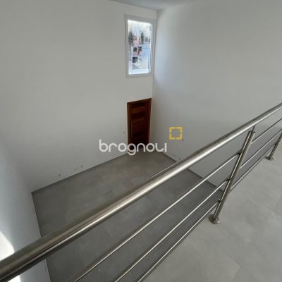 Casa de Condomínio com 192m², 3 quartos (sendo 3 suítes), 2 garagens, no bairro Cachoeira do Bom Jesus em Florianópolis