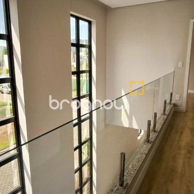 Casa de Condomínio com 165m², 3 quartos (sendo 1 suíte), 2 garagens, no bairro Beira Rio em Biguaçu