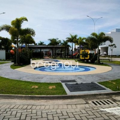 Casa de Condomínio com 165m², 3 quartos (sendo 1 suíte), 2 garagens, no bairro Beira Rio em Biguaçu