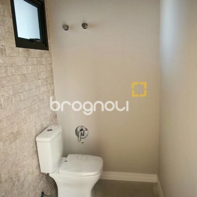 Casa de Condomínio com 165m², 3 quartos (sendo 1 suíte), 2 garagens, no bairro Beira Rio em Biguaçu