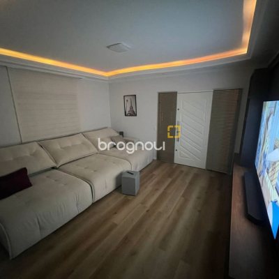 Casa com 200m², 3 quartos (sendo 2 suítes), 6 garagens, no bairro Serraria em São José