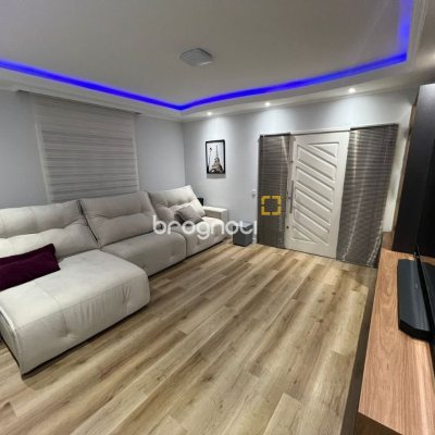Casa com 200m², 3 quartos (sendo 2 suítes), 6 garagens, no bairro Serraria em São José