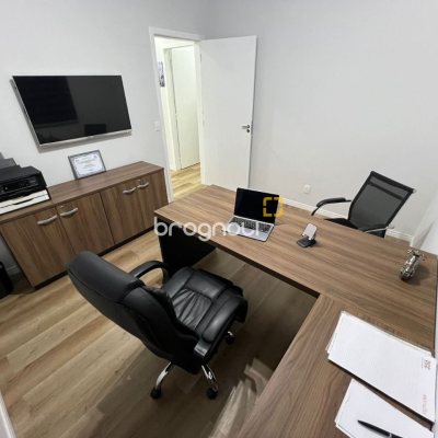 Casa com 200m², 3 quartos (sendo 2 suítes), 6 garagens, no bairro Serraria em São José