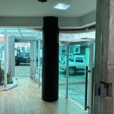 Apartamento com 173m², 2 quartos (sendo 2 suítes), 2 garagens, no bairro Campinas em São José