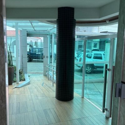 Apartamento com 173m², 2 quartos (sendo 2 suítes), 2 garagens, no bairro Campinas em São José