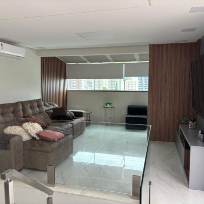 Apartamento com 173m², 2 quartos (sendo 2 suítes), 2 garagens, no bairro Campinas em São José