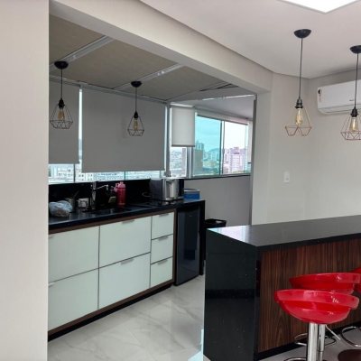 Apartamento com 173m², 2 quartos (sendo 2 suítes), 2 garagens, no bairro Campinas em São José